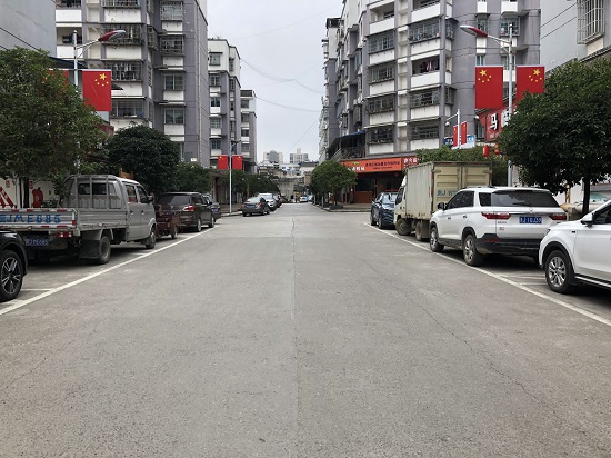 2019年10月雍阳街道建设河滨安置小区停车位助推文明城市建设.JPG